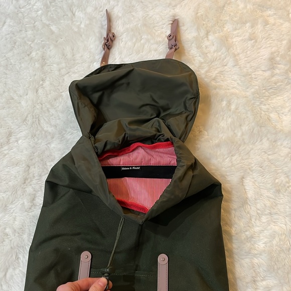 Olive green and pink Herschel Supply Co backpack - Picture 3 of 9